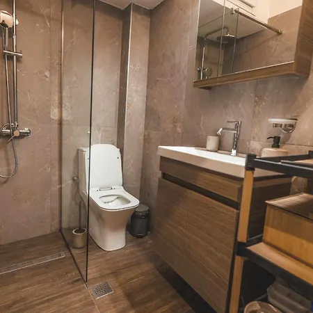 Victoria's Aura I Kozani